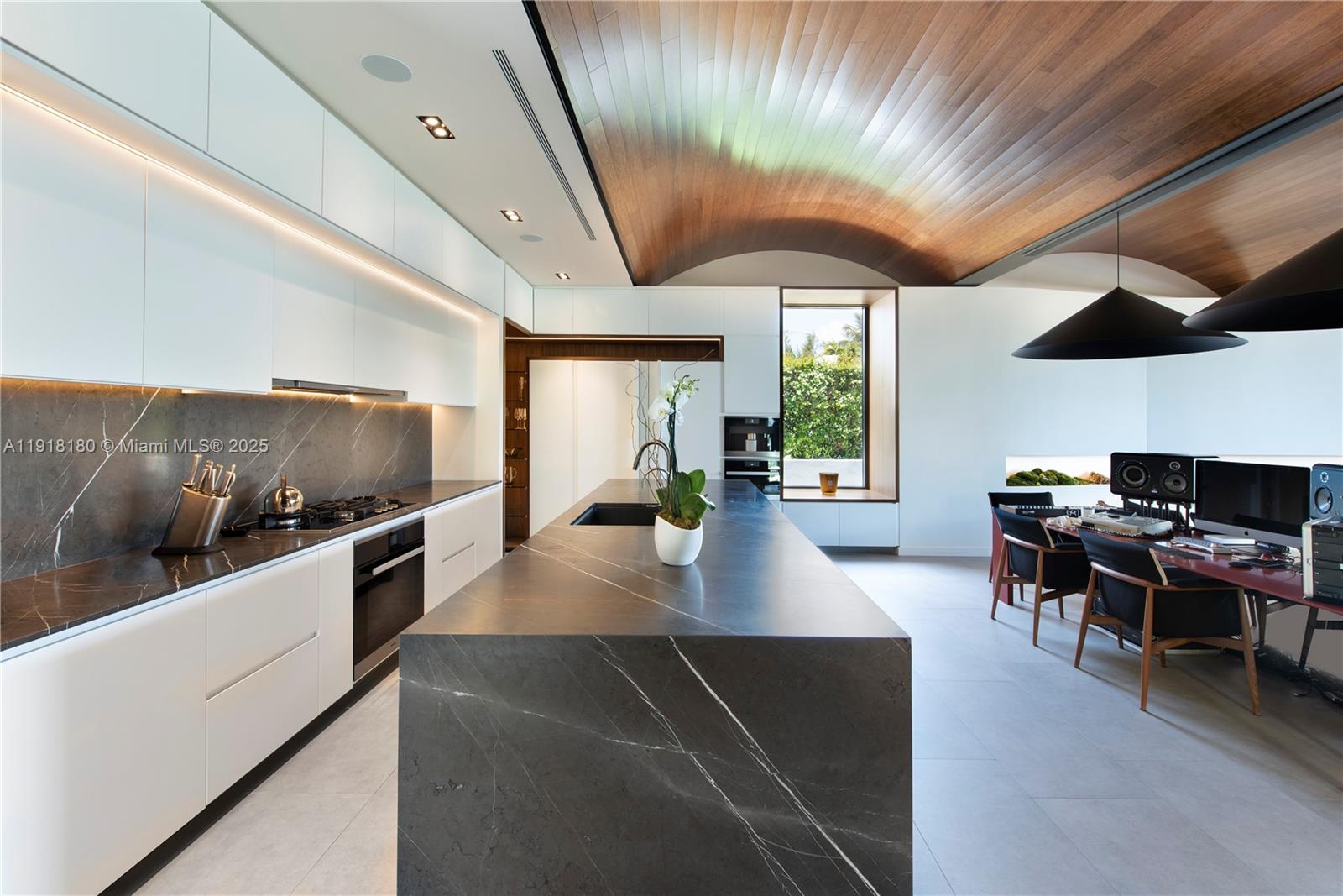 8055 Noremac Ave Miami Beach, FL 33141