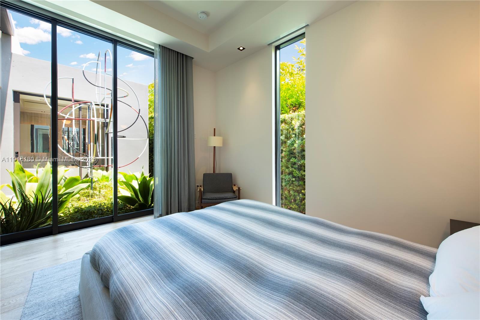 8055 Noremac Ave Miami Beach, FL 33141