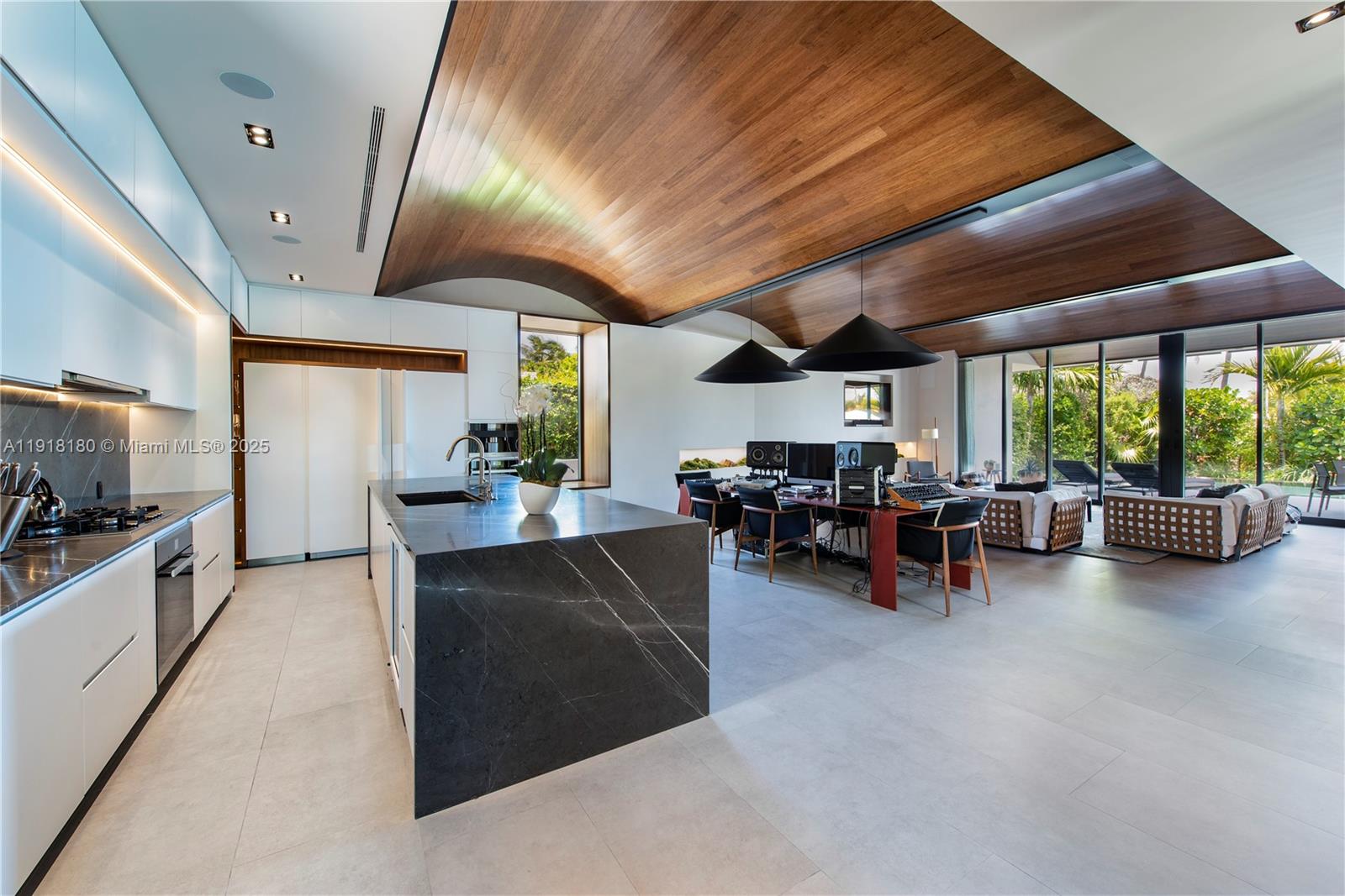 8055 Noremac Ave Miami Beach, FL 33141