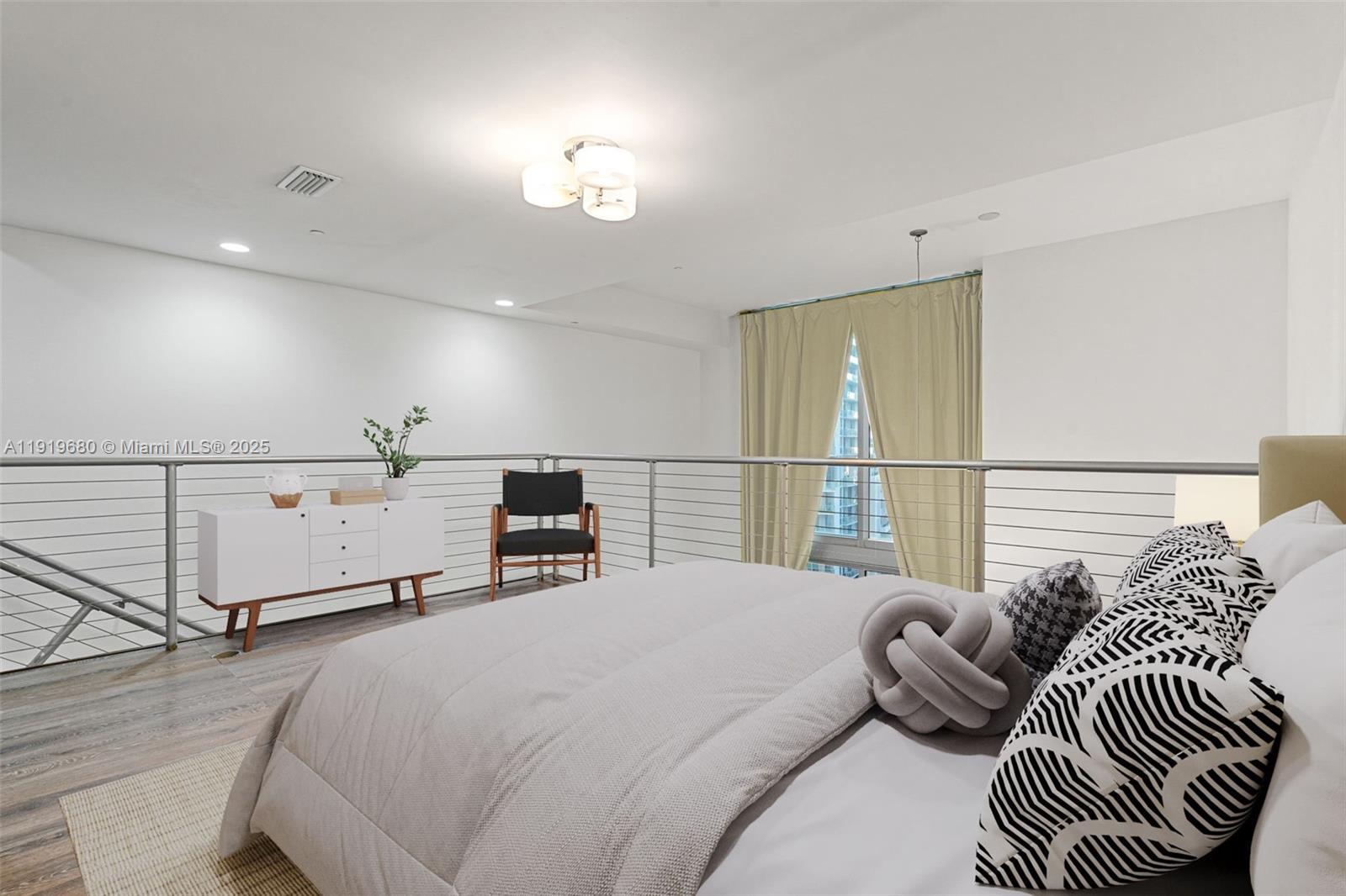 1050 Brickell Ave #1006 Miami, FL 33131