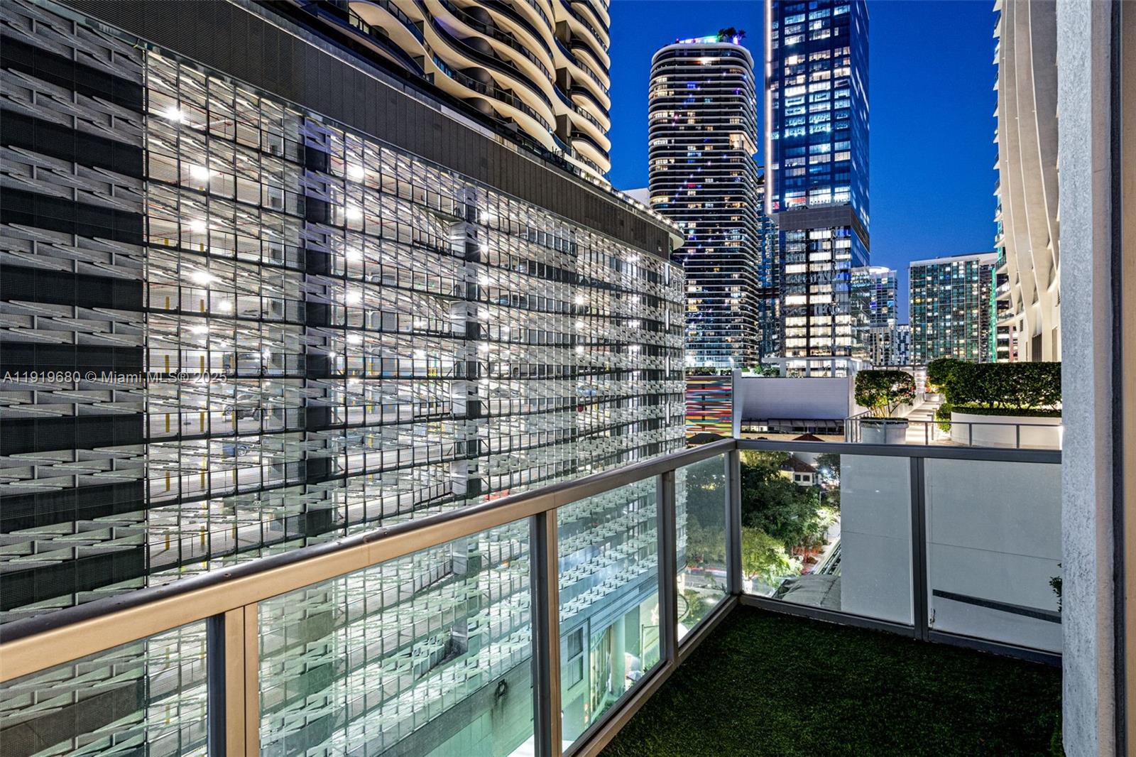 1050 Brickell Ave #1006 Miami, FL 33131