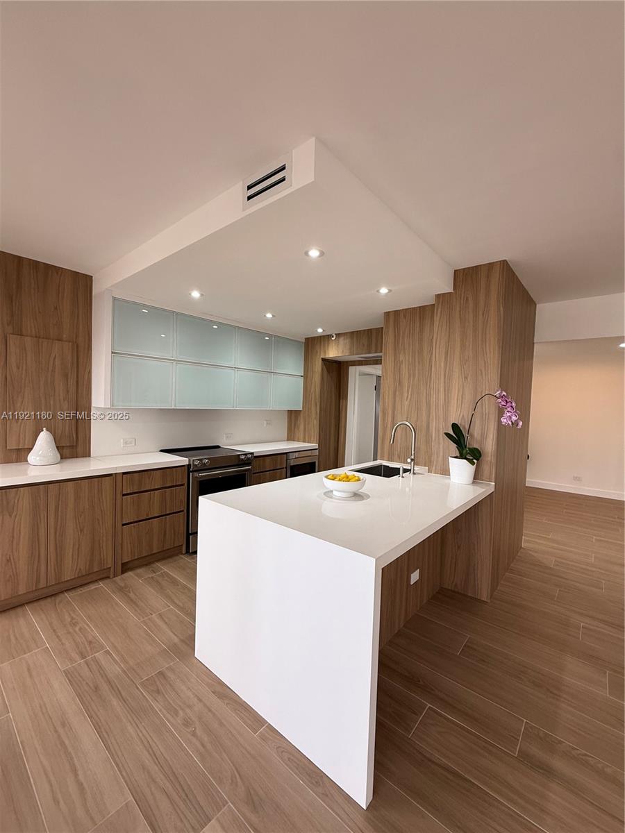 20191 E Country Clb Dr #504