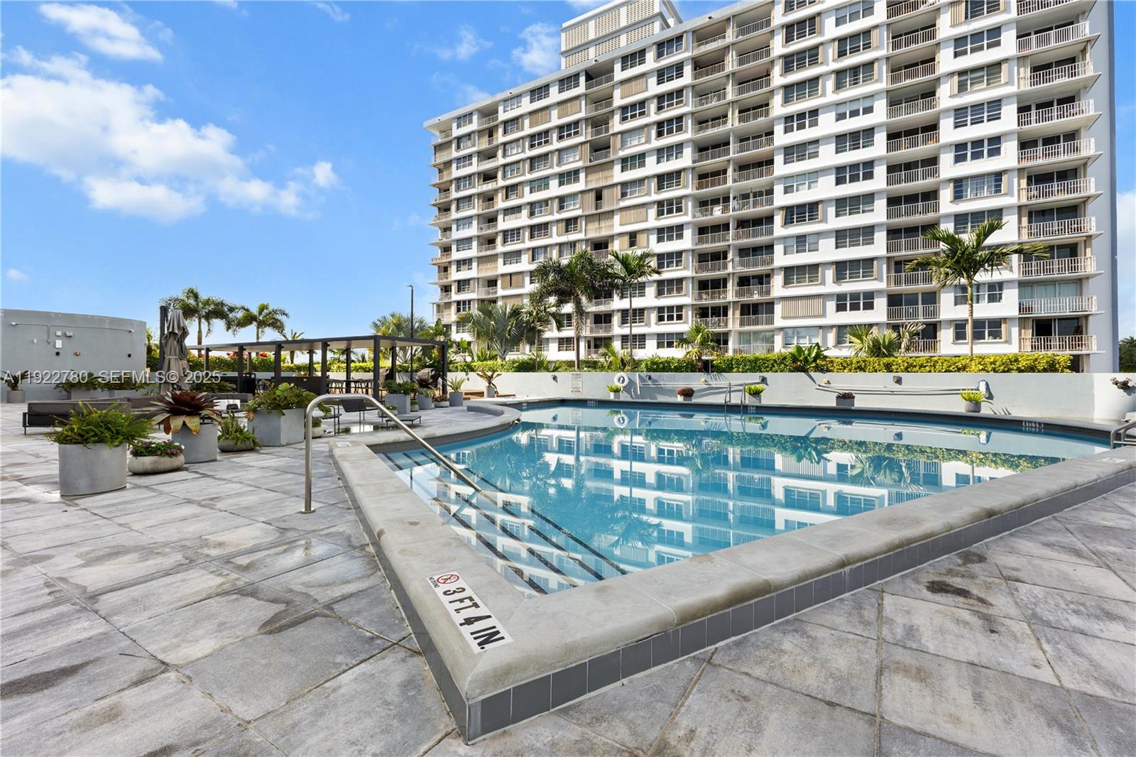 1881 79th St Cswy #807 North Bay Village, FL 33141