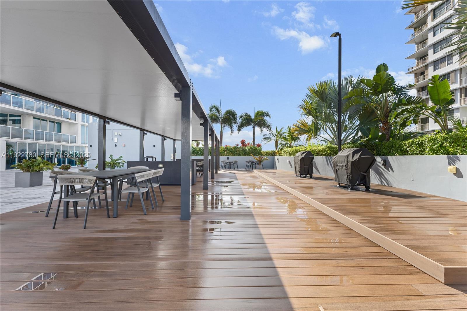 1881 79th St Cswy #807 North Bay Village, FL 33141