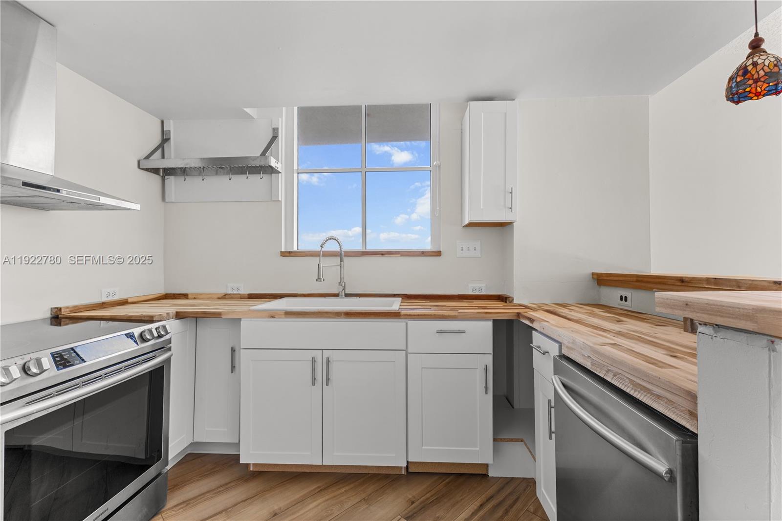 1881 79th St Cswy #807 North Bay Village, FL 33141