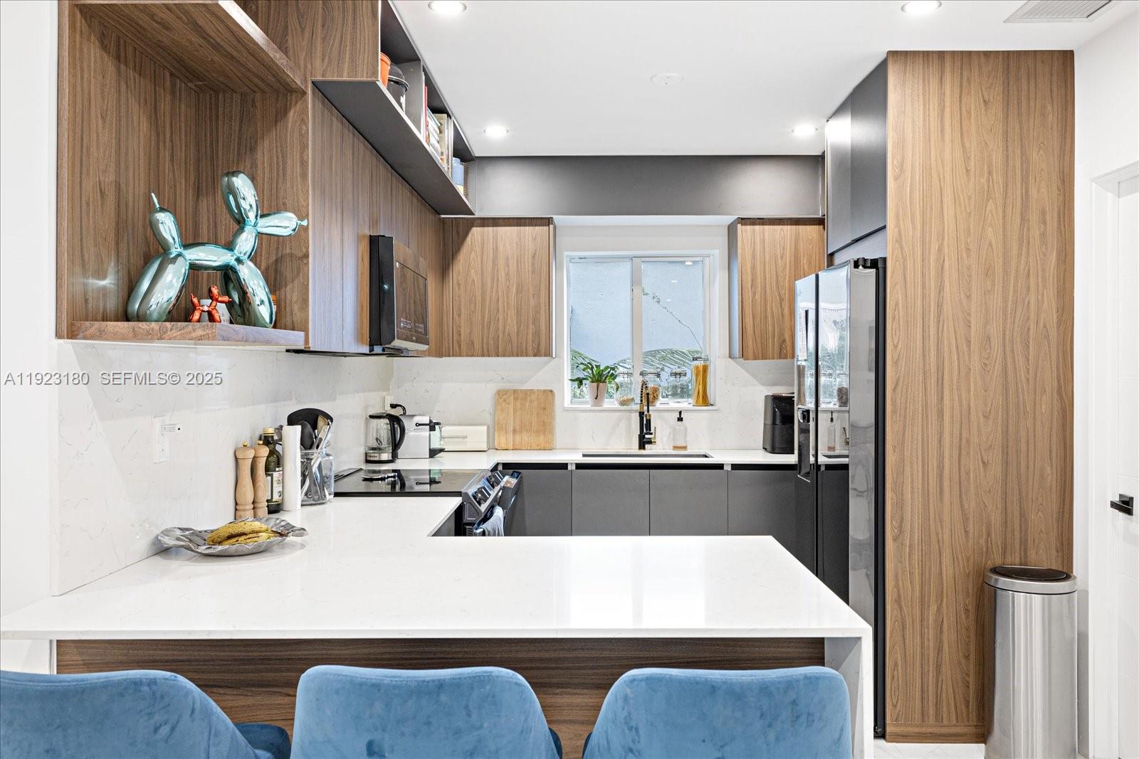 228 SW 25th Rd Miami, FL 33129