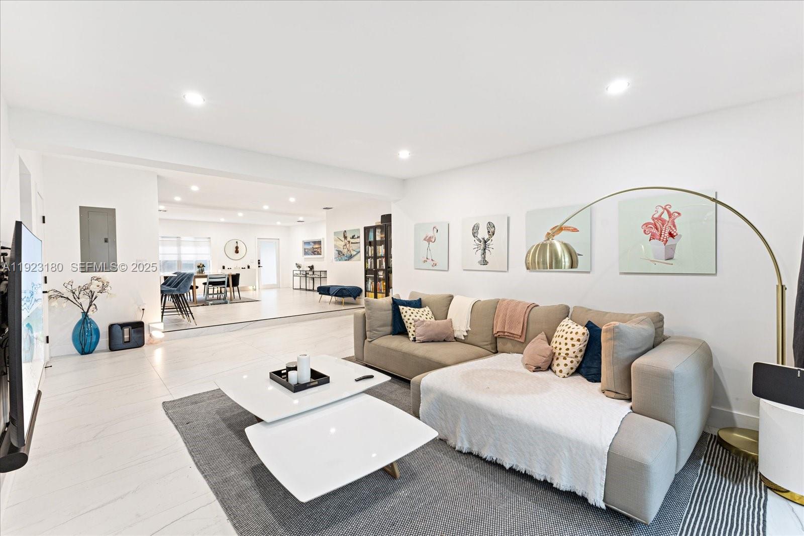 228 SW 25th Rd Miami, FL 33129