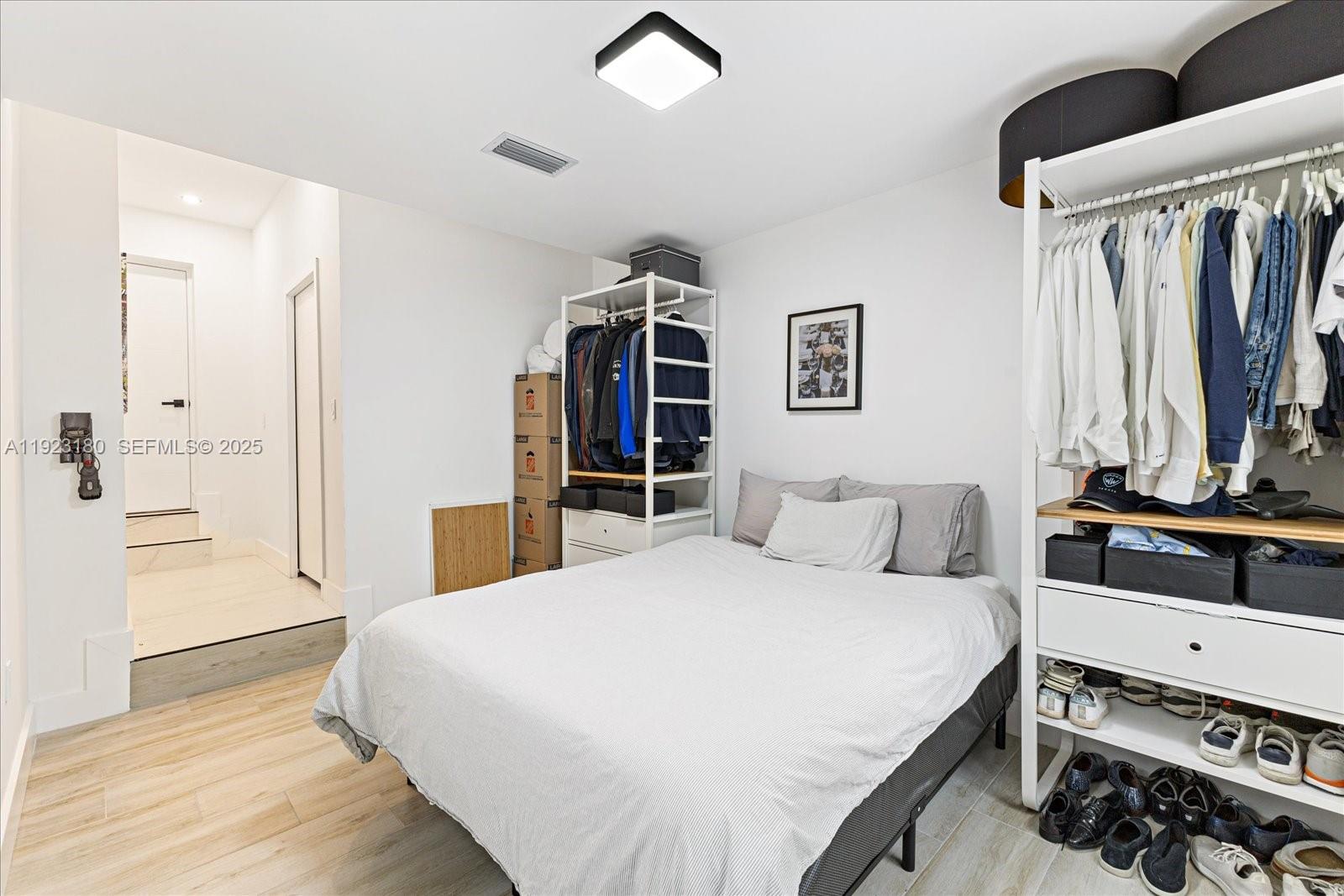 228 SW 25th Rd Miami, FL 33129