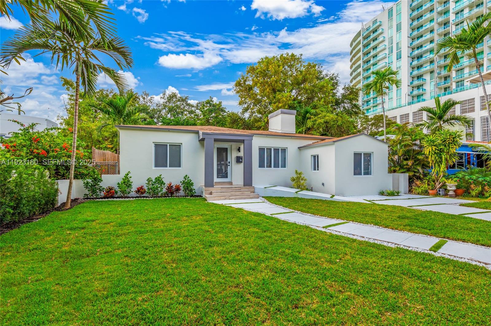 228 SW 25th Rd Miami, FL 33129