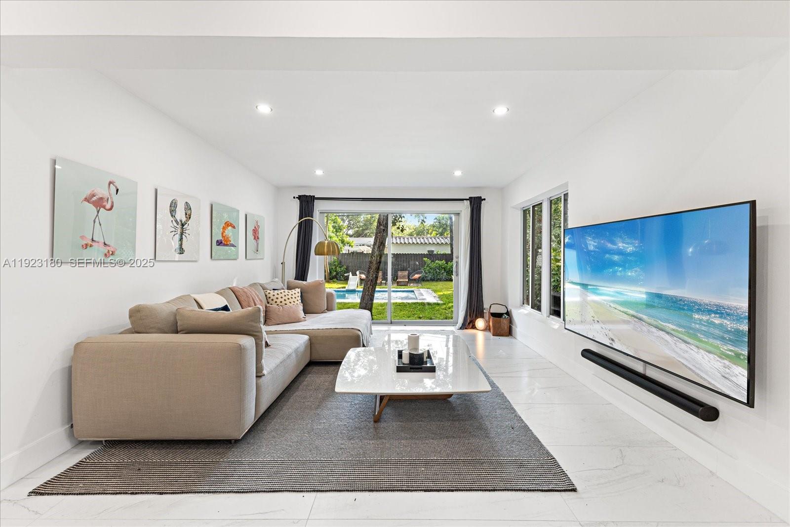 228 SW 25th Rd Miami, FL 33129