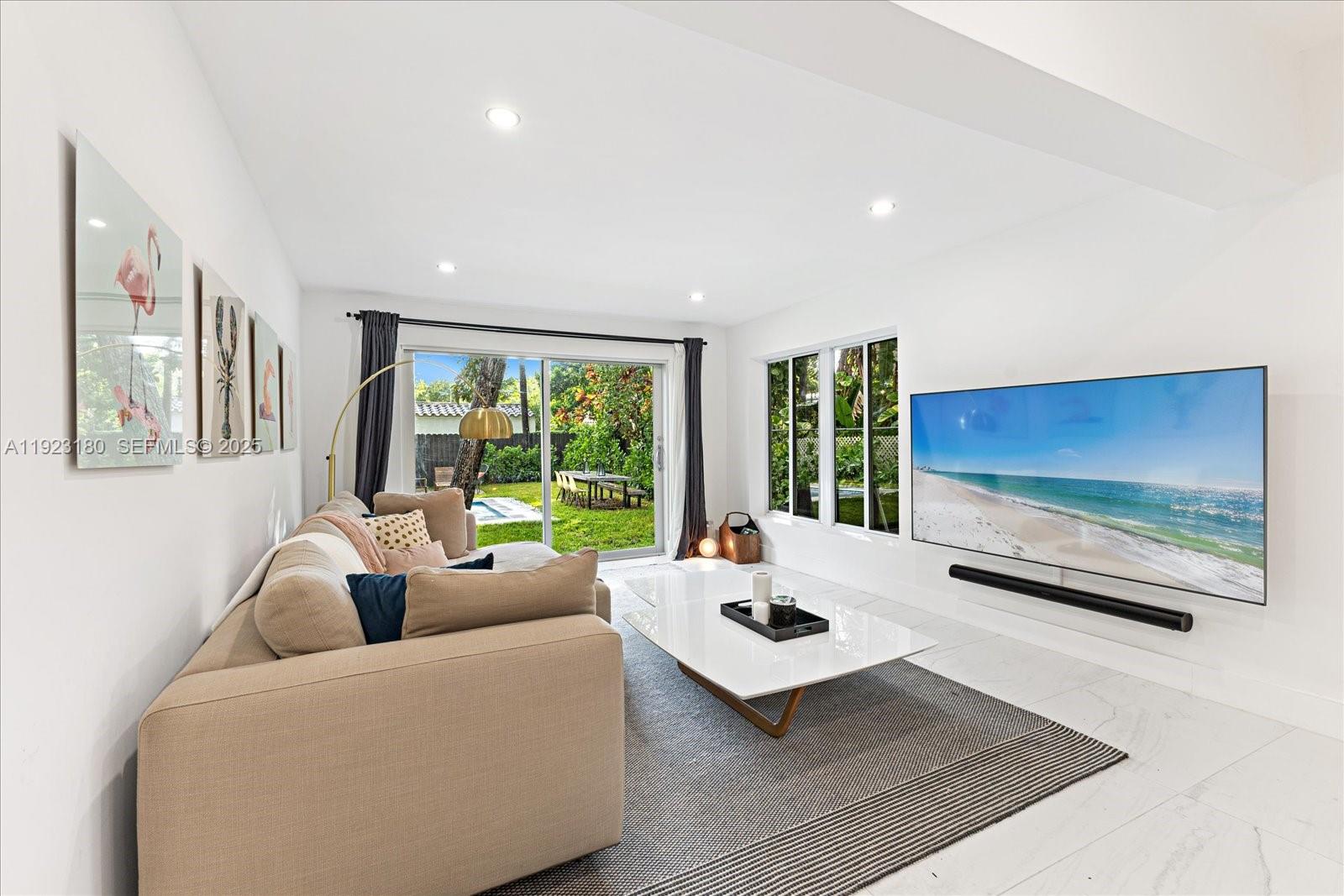 228 SW 25th Rd Miami, FL 33129