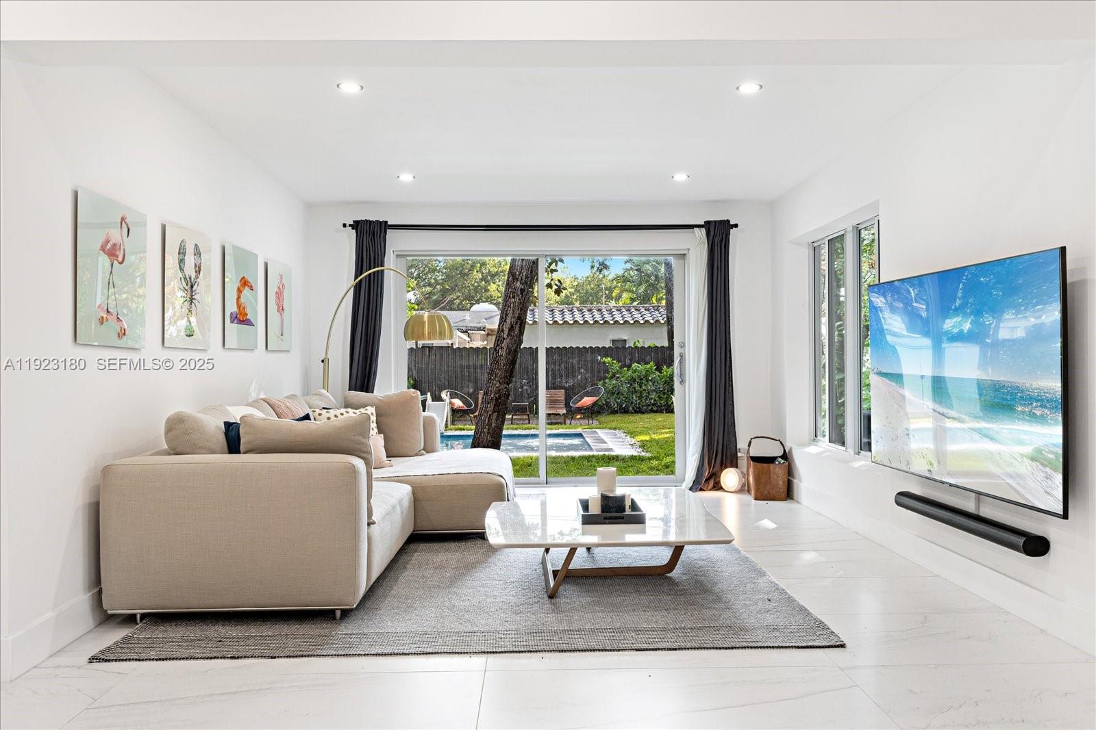 228 SW 25th Rd Miami, FL 33129