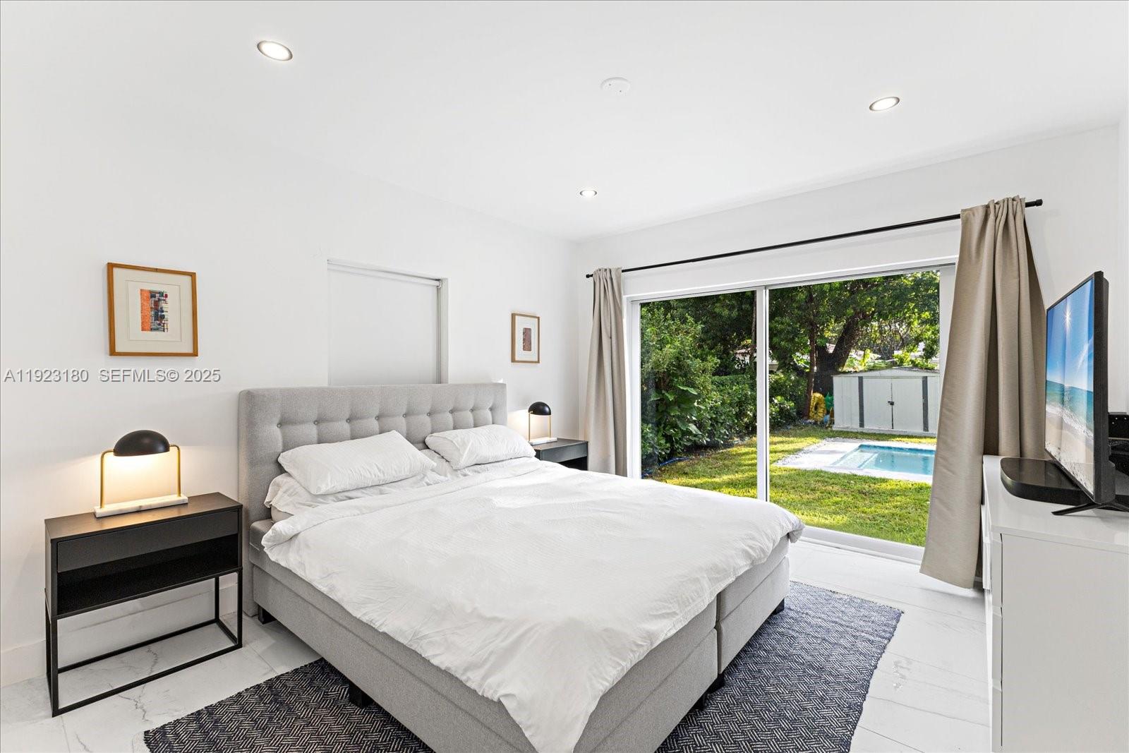 228 SW 25th Rd Miami, FL 33129