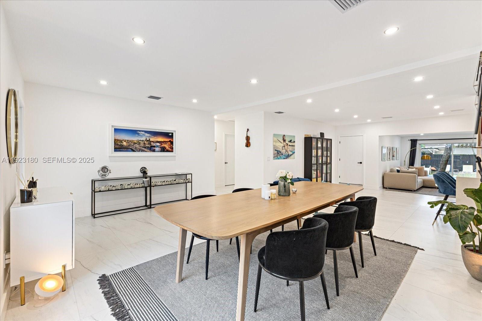 228 SW 25th Rd Miami, FL 33129