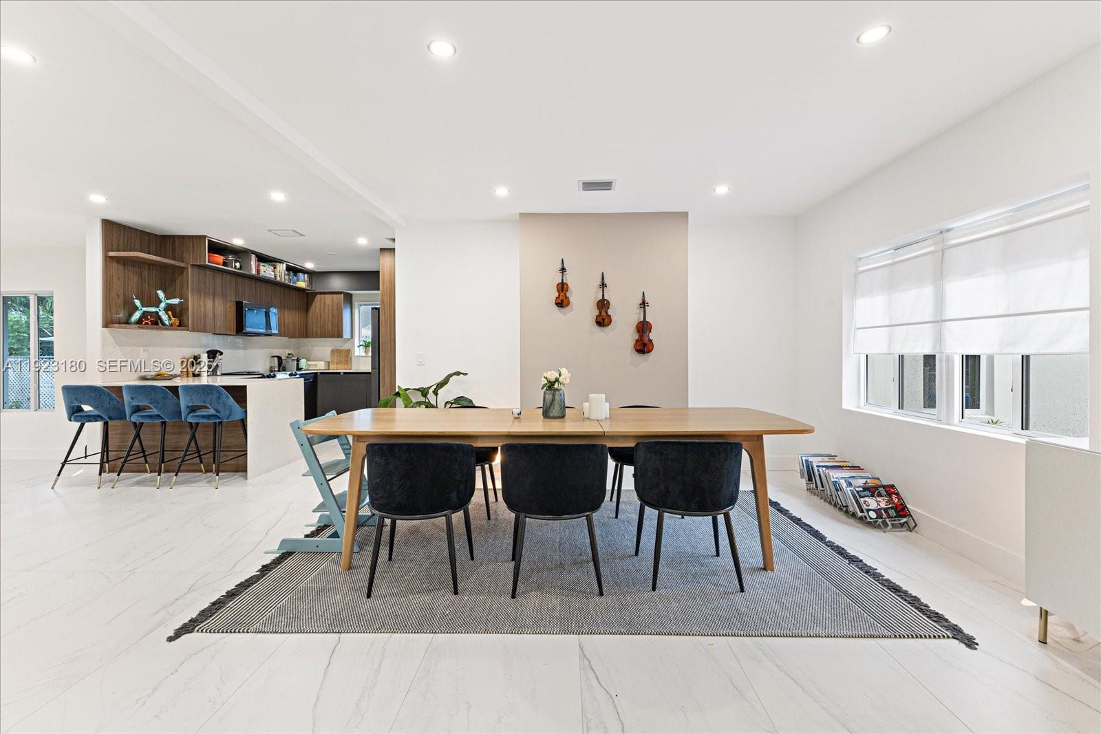 228 SW 25th Rd Miami, FL 33129