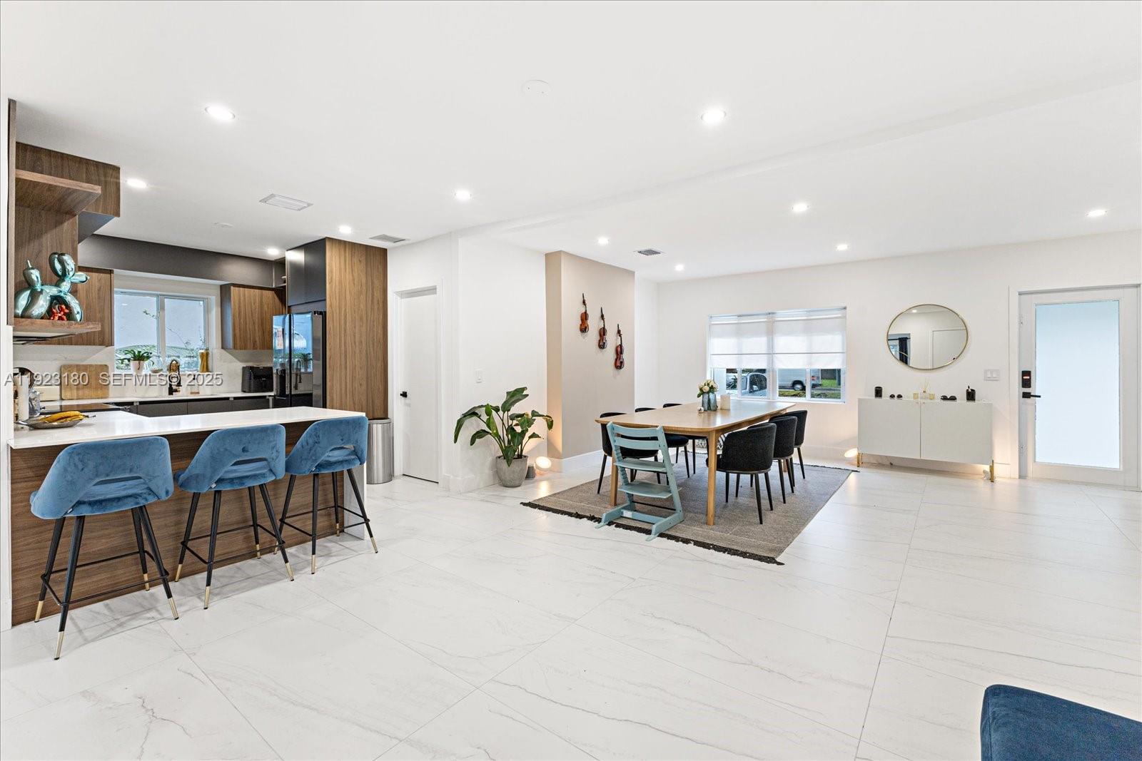 228 SW 25th Rd Miami, FL 33129