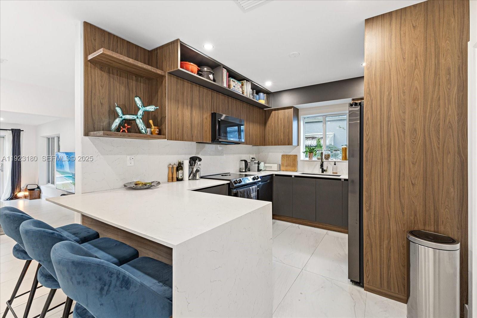 228 SW 25th Rd Miami, FL 33129