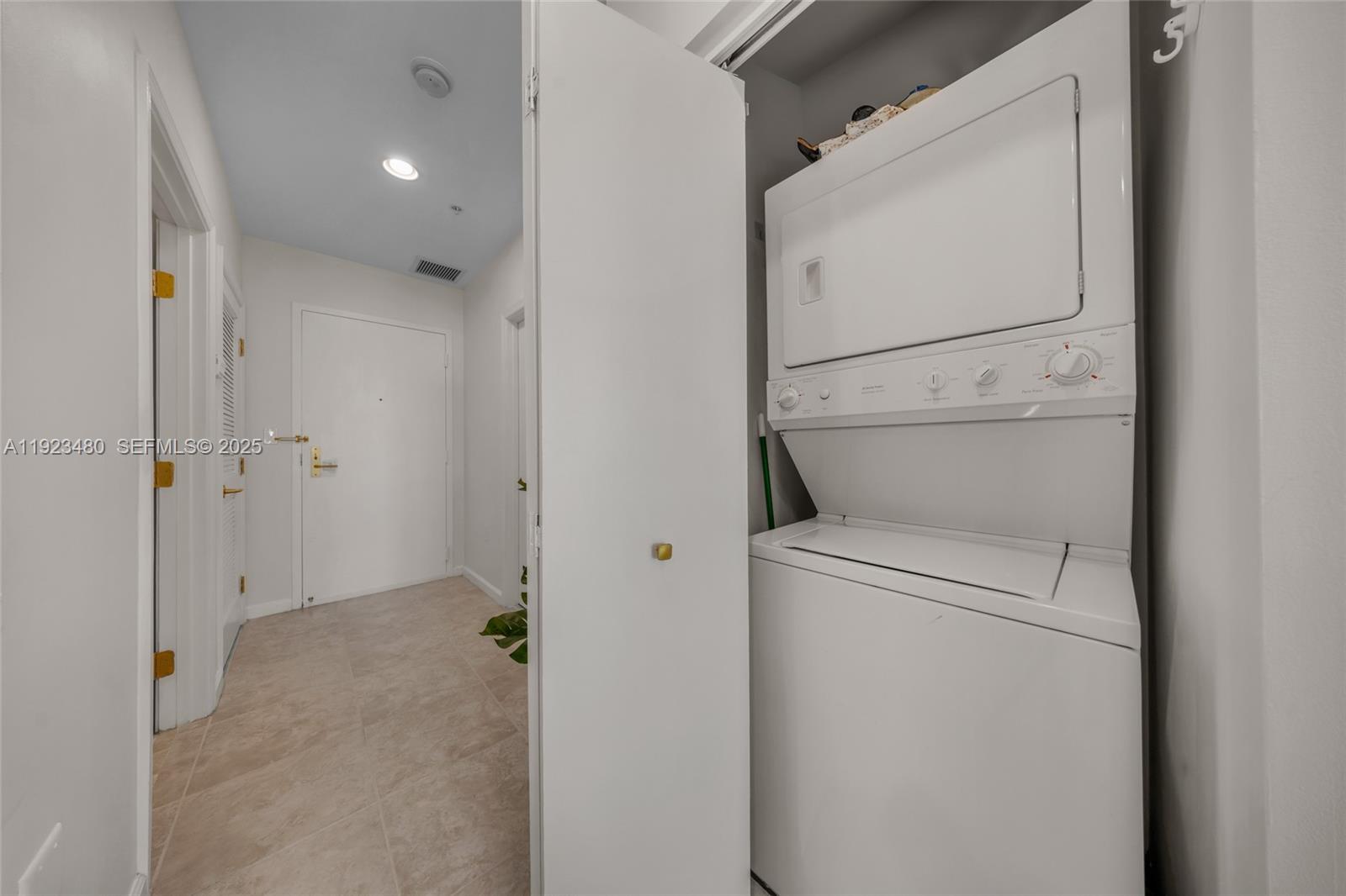 7930 East Dr #DR North Bay Village, FL 33141