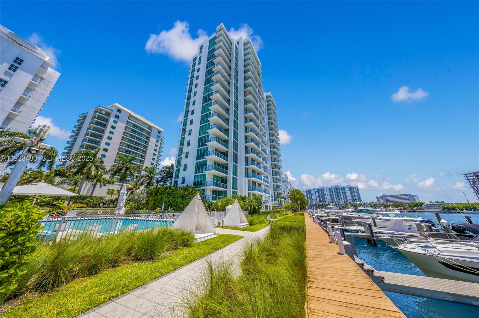 7930 East Dr #DR North Bay Village, FL 33141