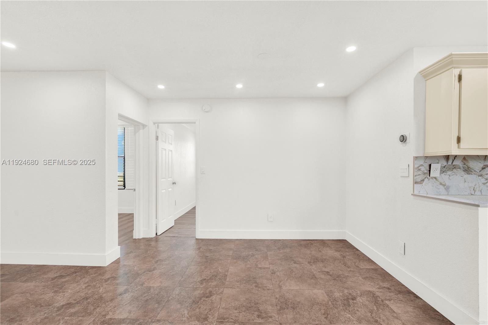 1236 N Hiatus Rd #1236 Pembroke Pines, FL 33026