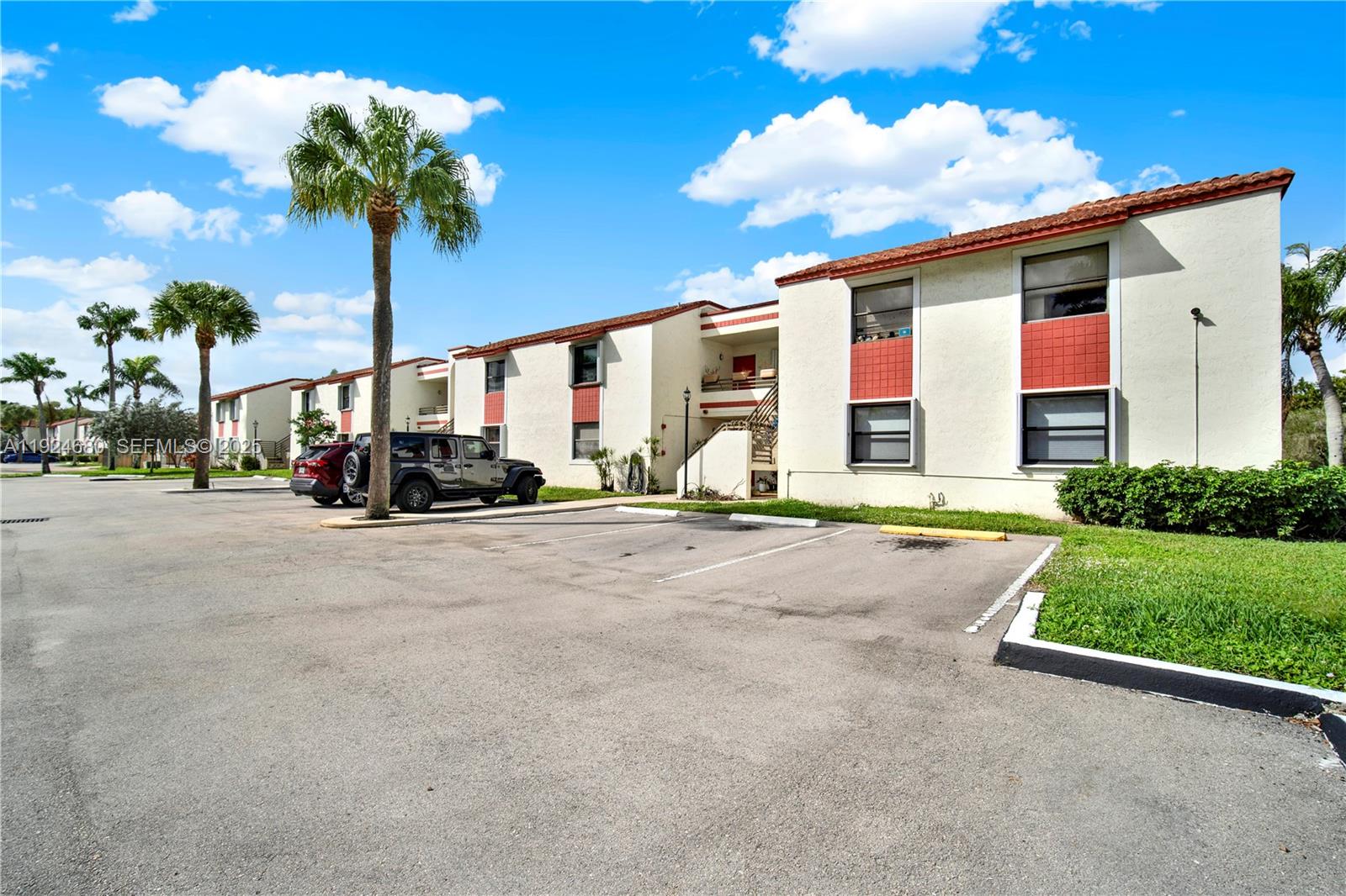 1236 N Hiatus Rd #1236 Pembroke Pines, FL 33026