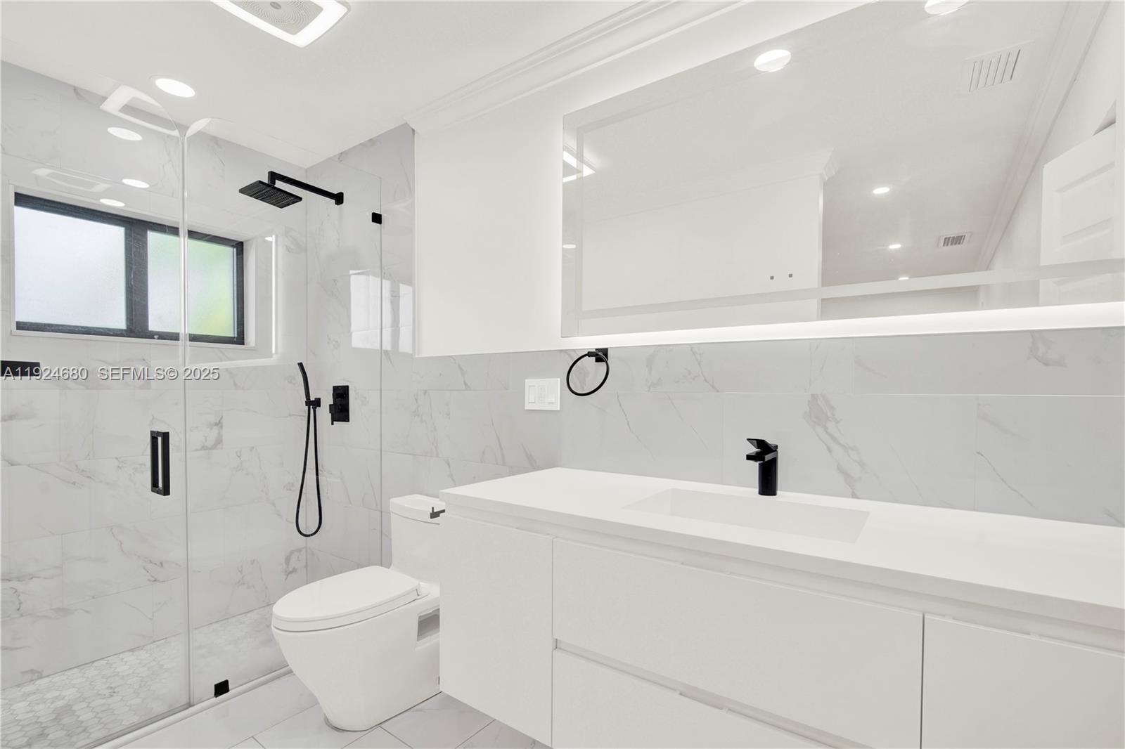 1236 N Hiatus Rd #1236 Pembroke Pines, FL 33026