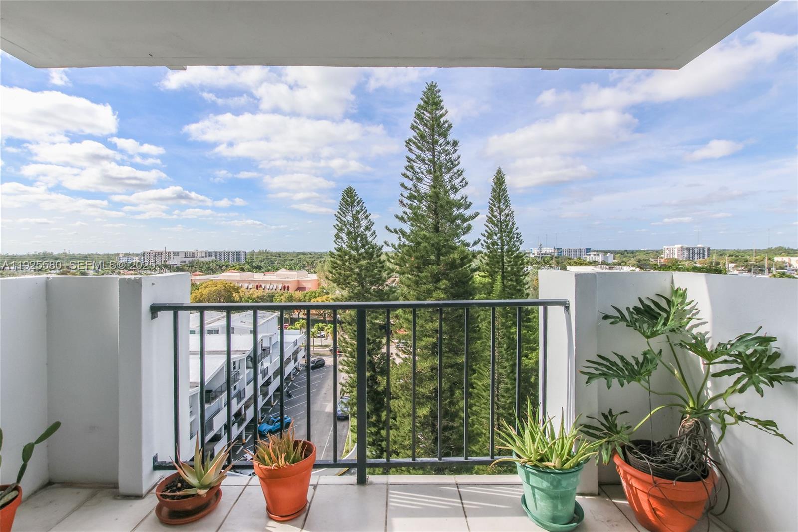 2780 NE 183rd St #901 Aventura, FL 33160