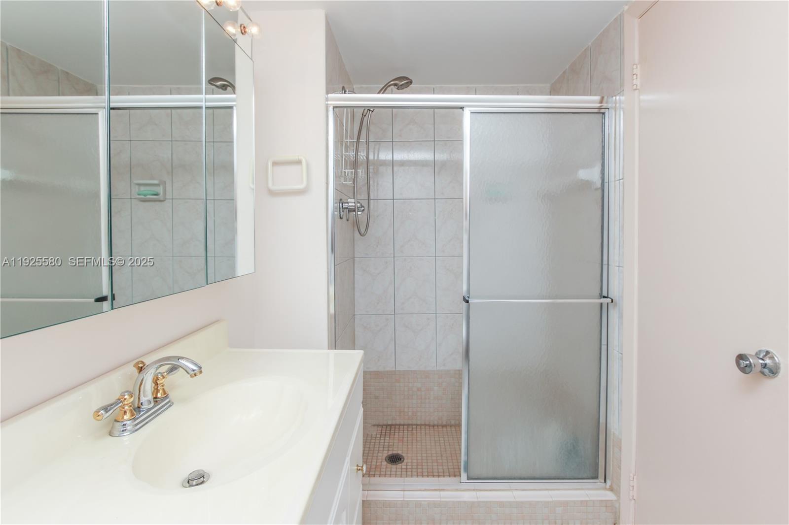 2780 NE 183rd St #901 Aventura, FL 33160