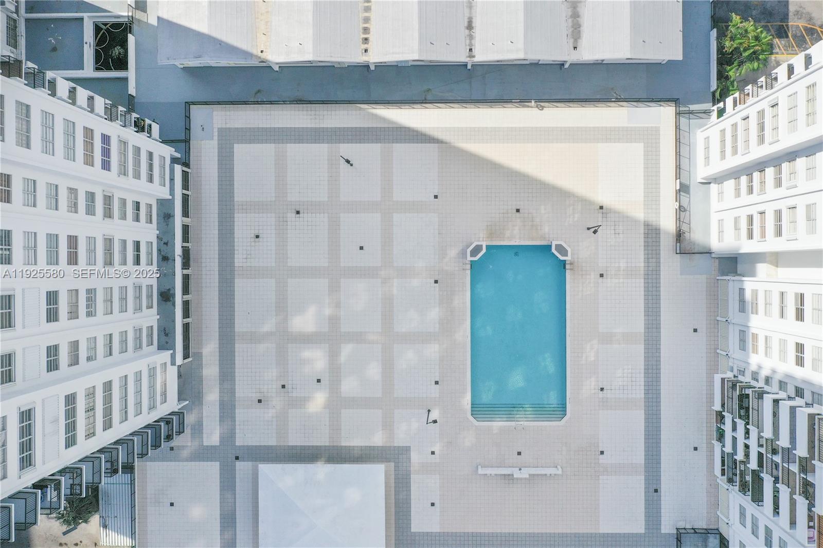 2780 NE 183rd St #901 Aventura, FL 33160