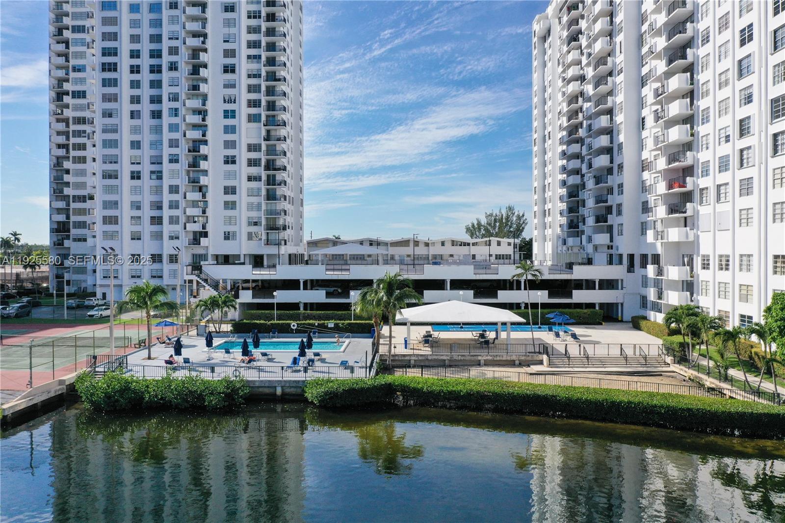 2780 NE 183rd St #901 Aventura, FL 33160