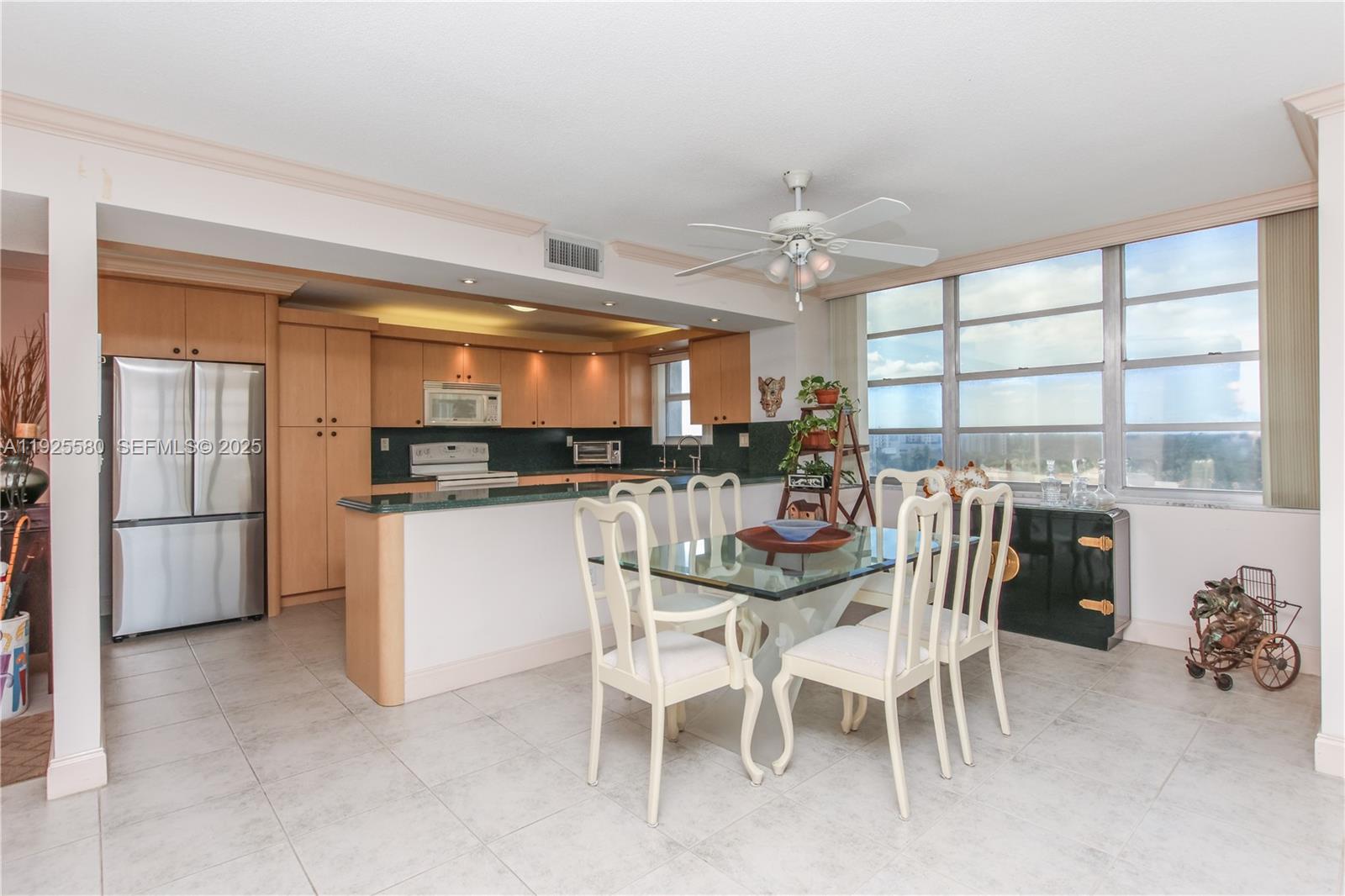 2780 NE 183rd St #901 Aventura, FL 33160