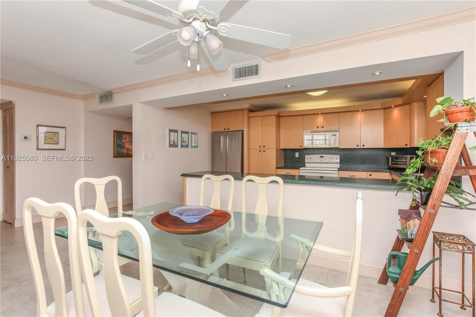 2780 NE 183rd St #901 Aventura, FL 33160