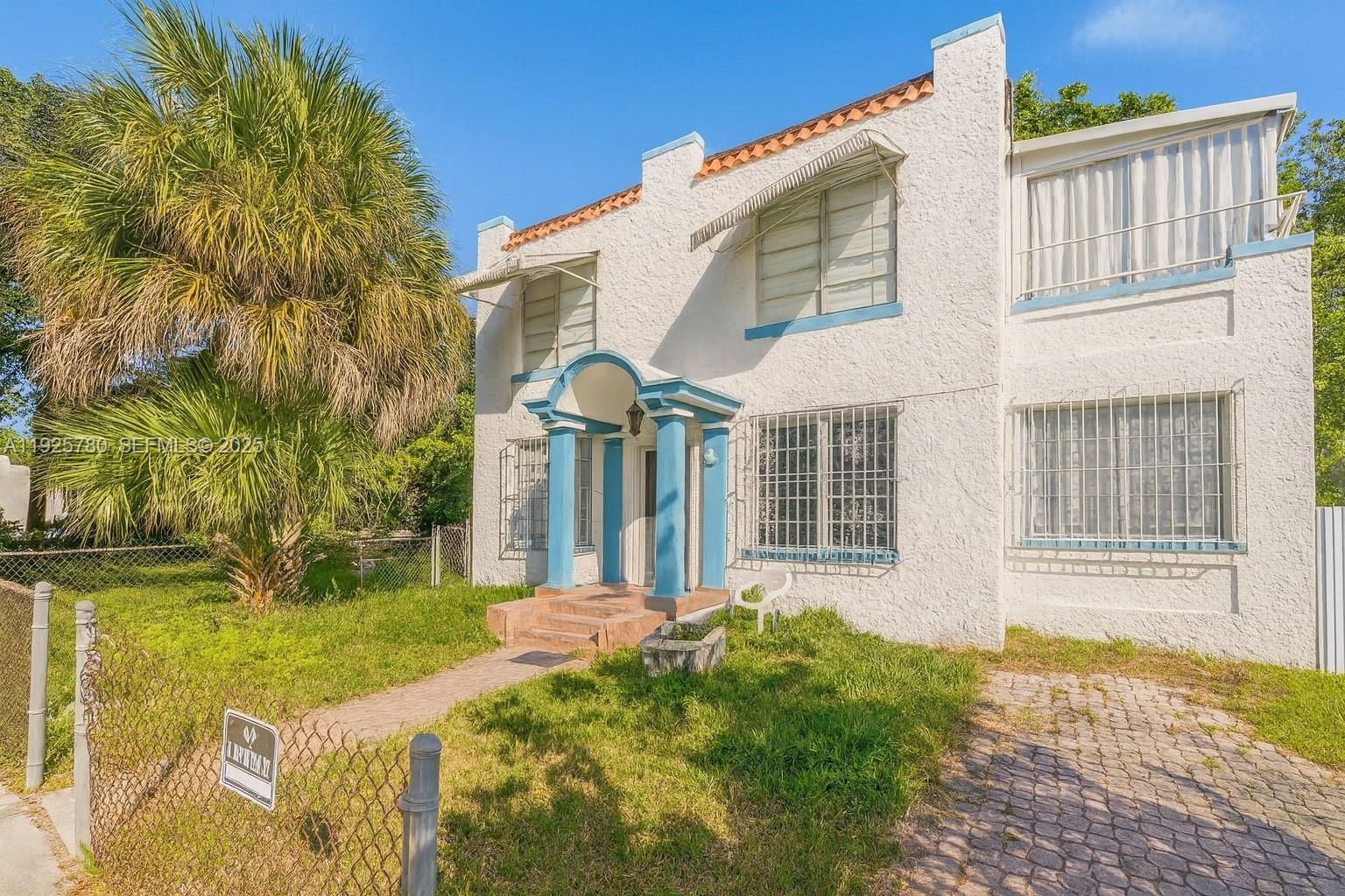 1725 NW 19th St Miami, FL 33125