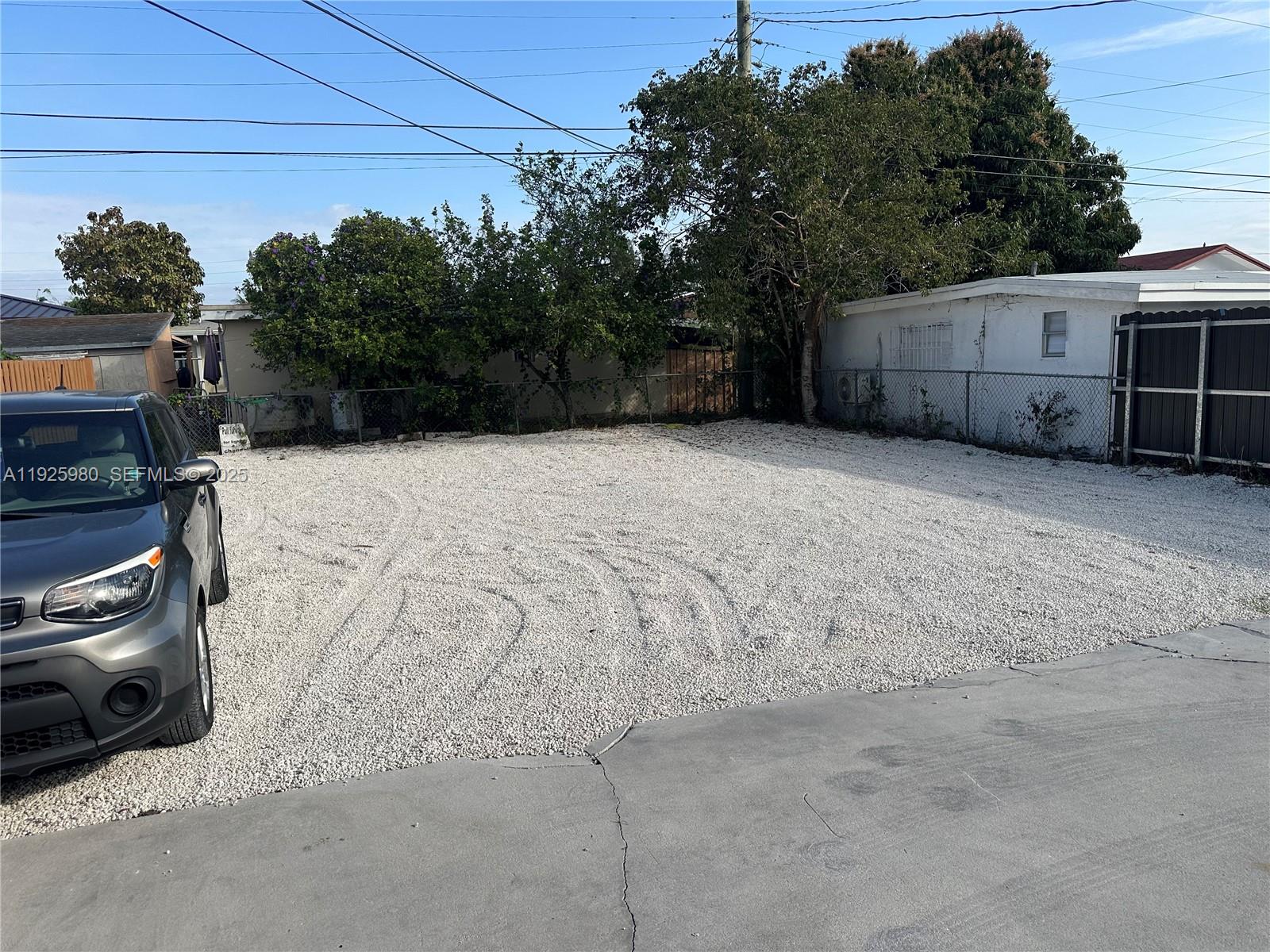 659 E 19th St #659 Hialeah, FL 33013