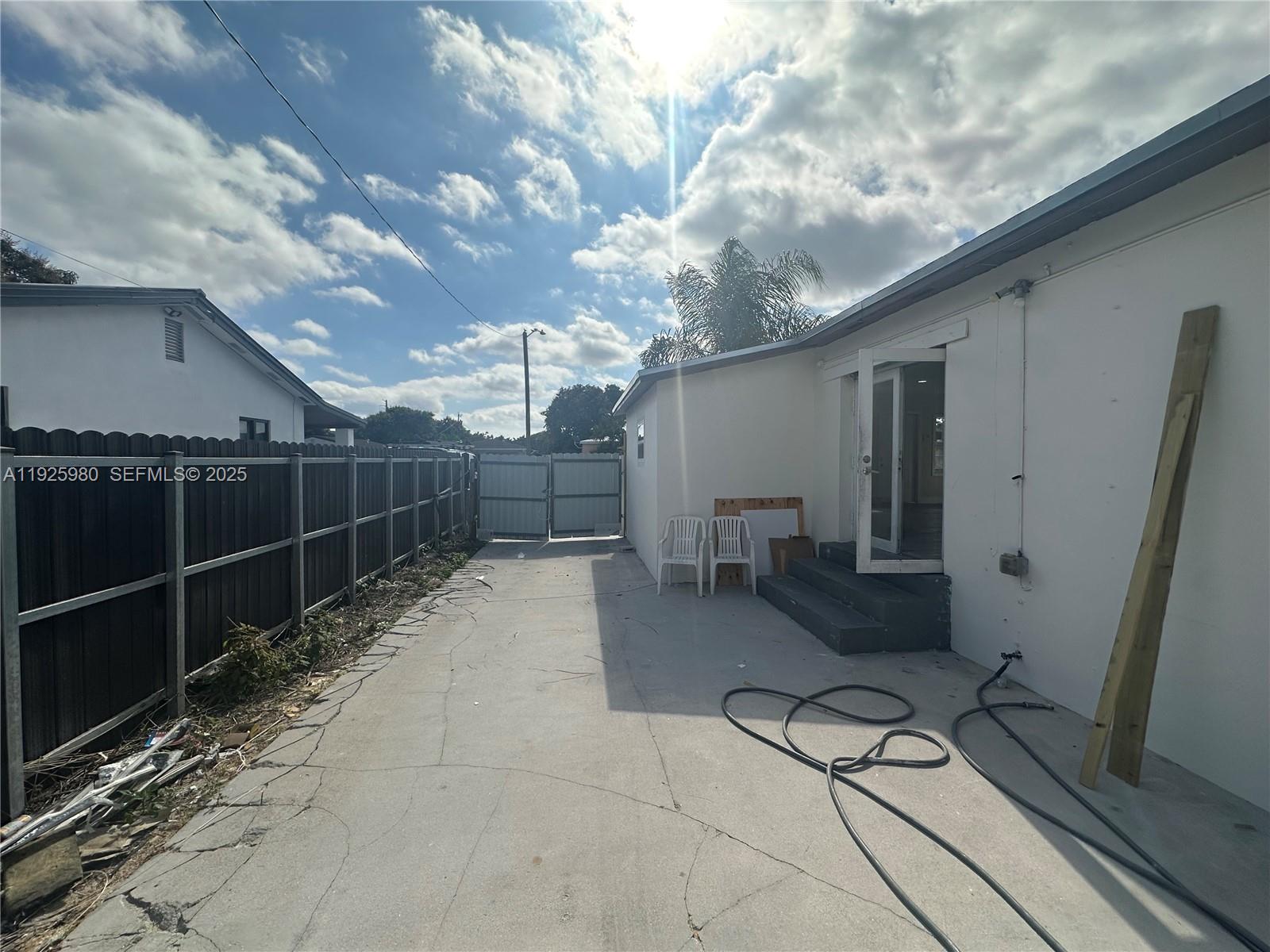 659 E 19th St #659 Hialeah, FL 33013