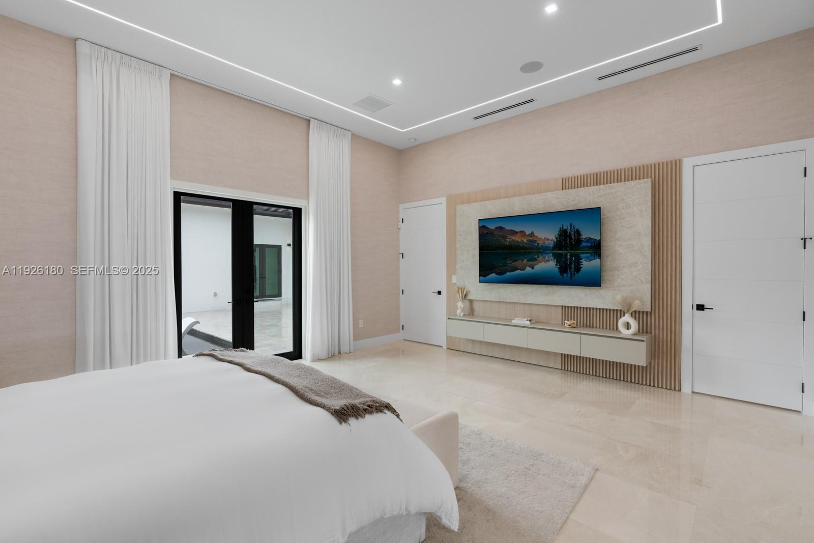 80 NW 129th Ave Miami, FL 33182