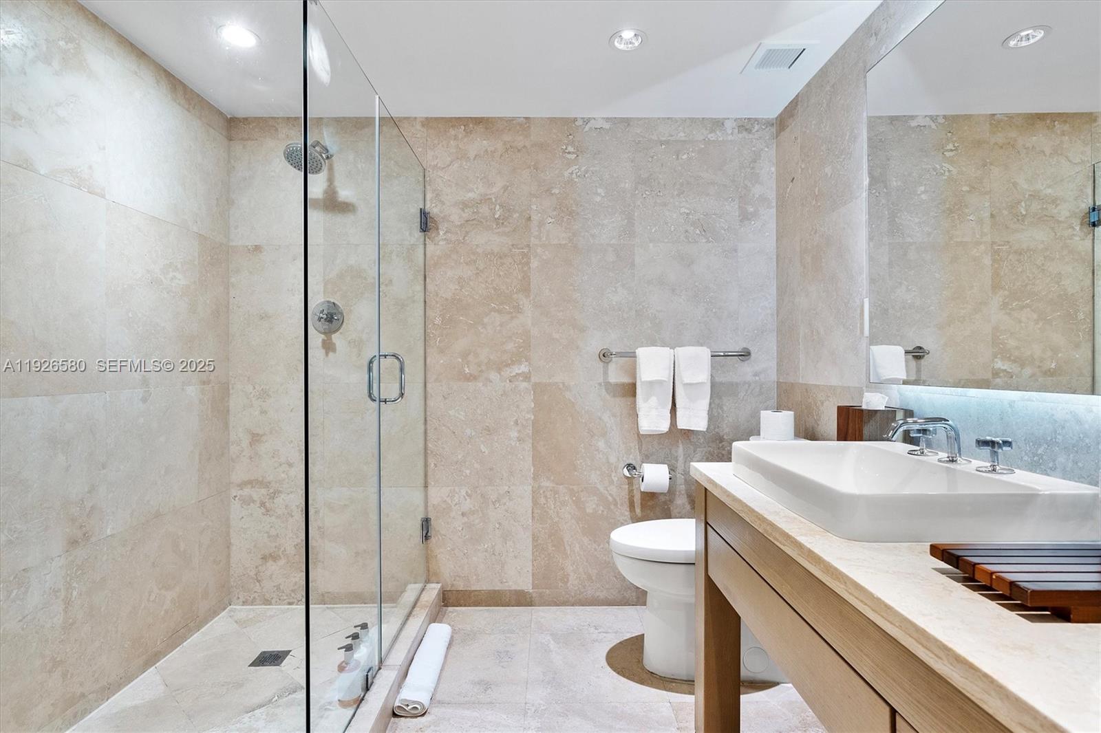 102 24th St #1413 Miami Beach, FL 33139