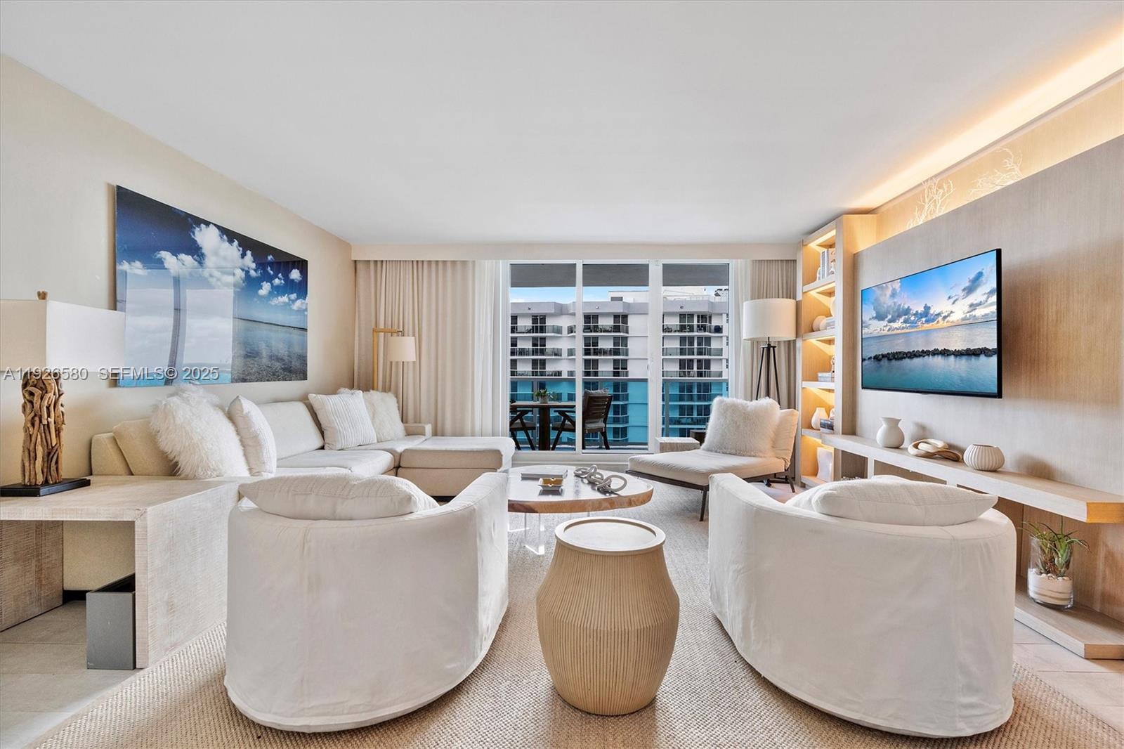 102 24th St #1413 Miami Beach, FL 33139