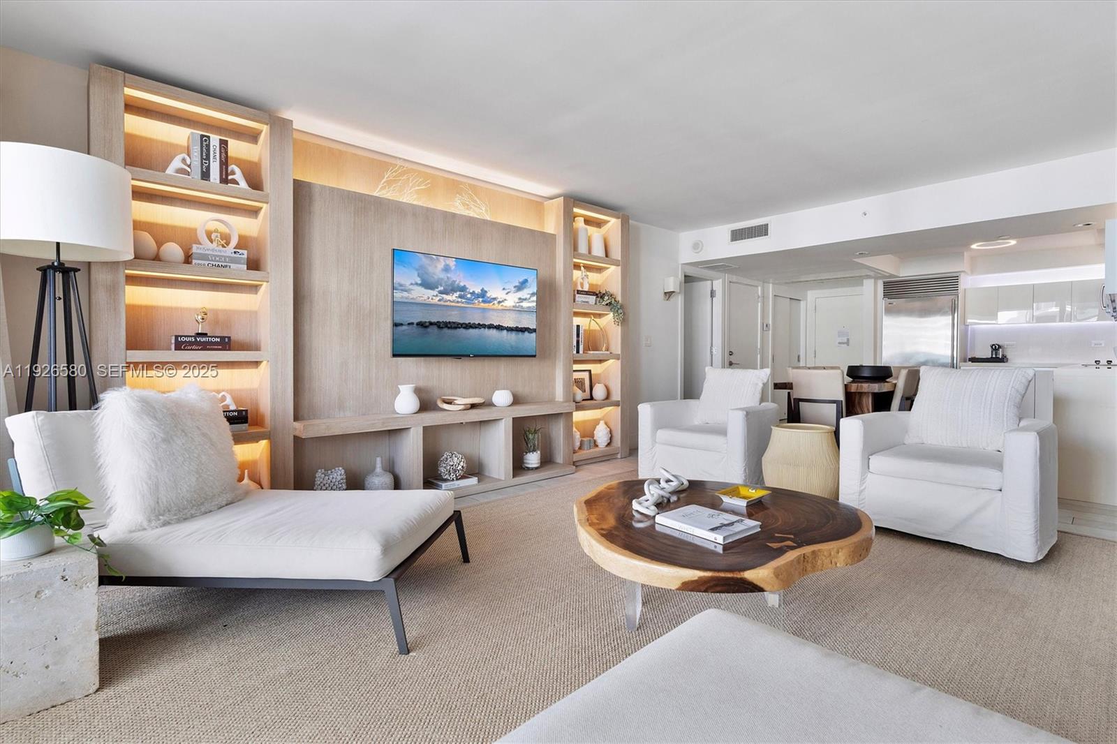 102 24th St #1413 Miami Beach, FL 33139