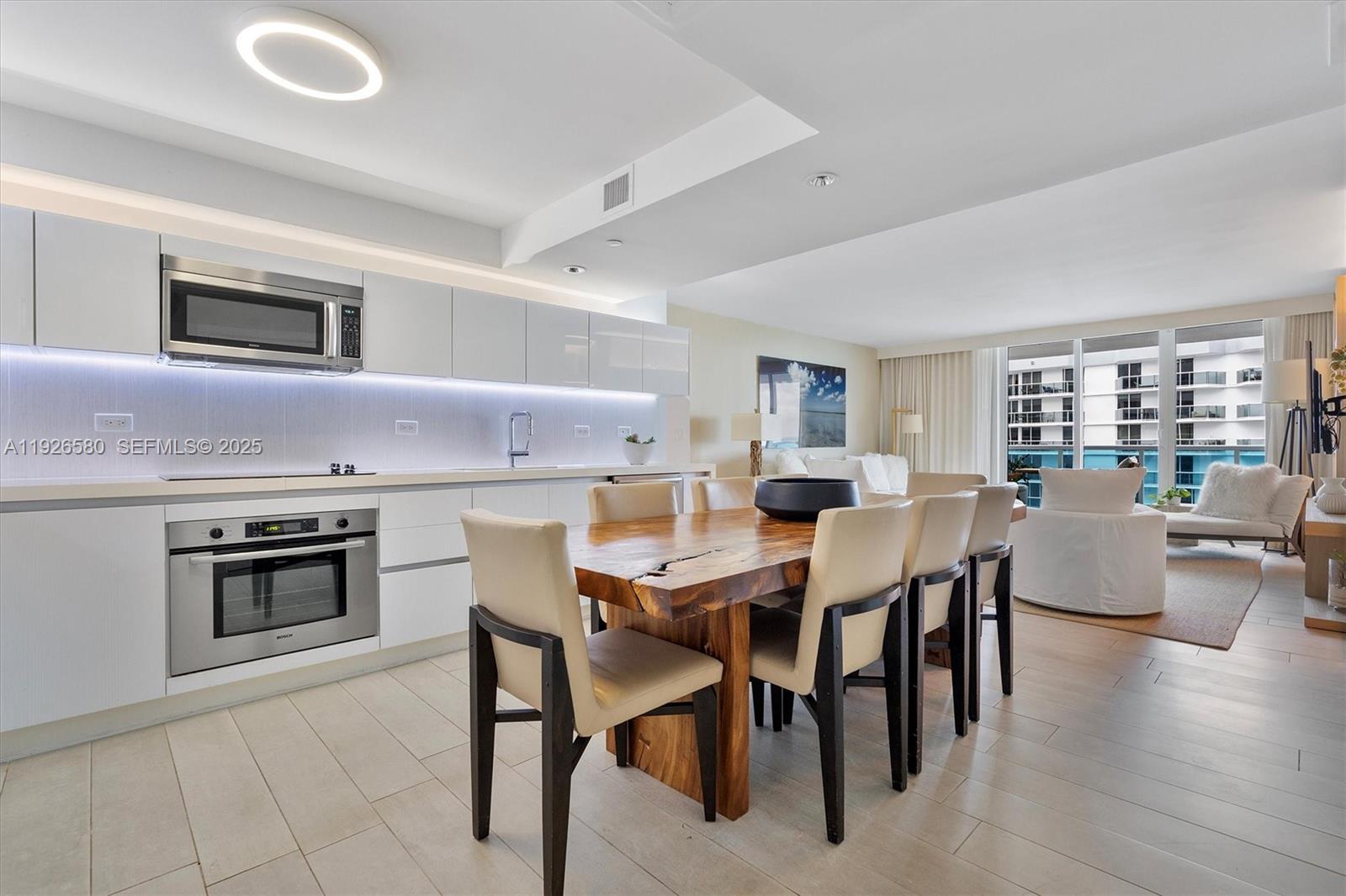 102 24th St #1413 Miami Beach, FL 33139