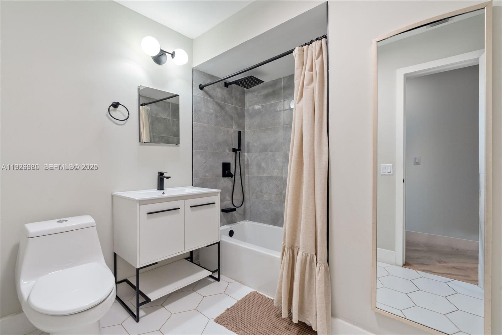 10650 NE 11th Ct Miami Shores, FL 33138