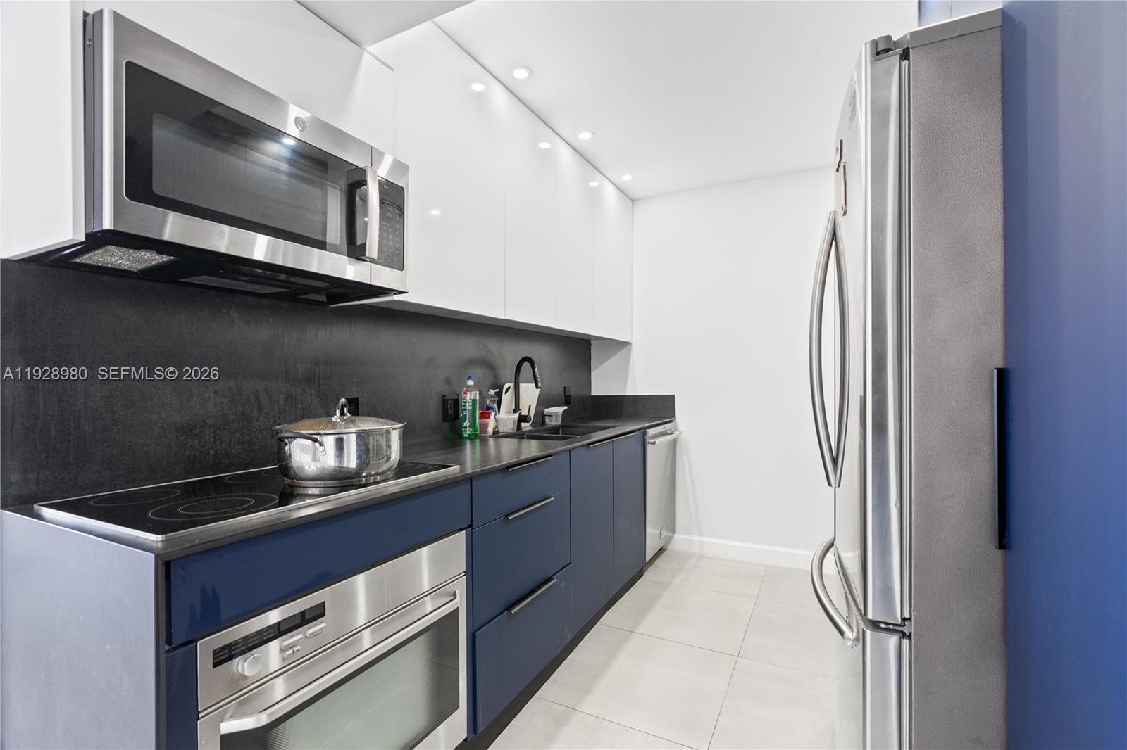 20301 W Country Clb Dr #722