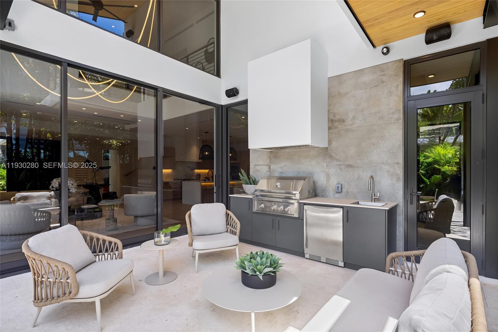 4024 Bonita Ave Miami, FL 33133