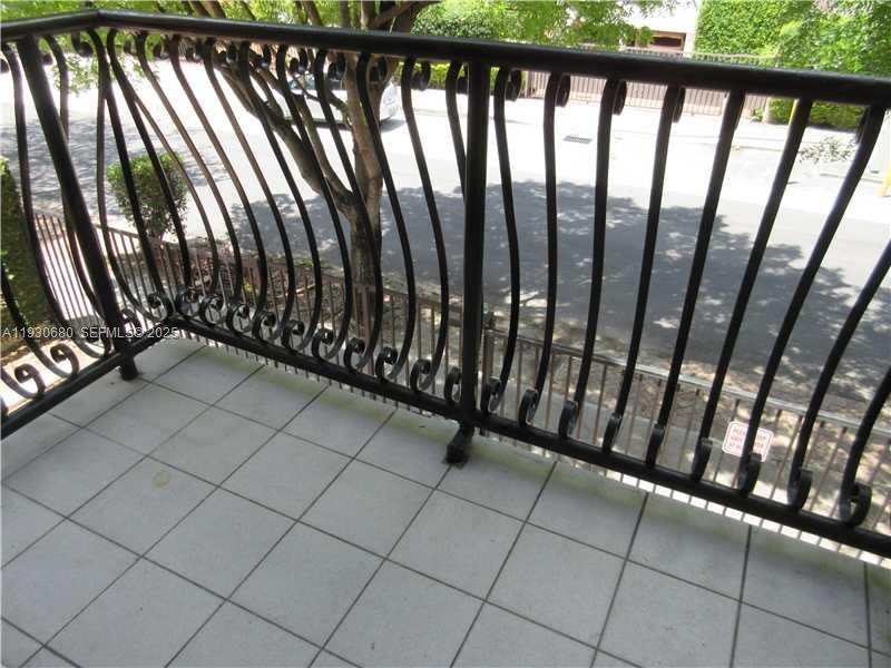 3090 Bird Ave #203 Coconut Grove, FL 33133