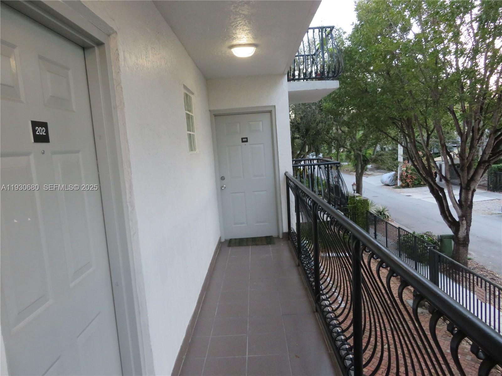 3090 Bird Ave #203 Coconut Grove, FL 33133