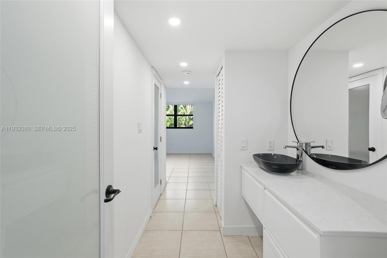 101 Ocean Ln Dr #108 Key Biscayne, FL 33149