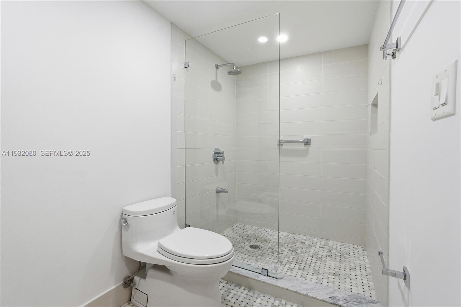 101 Ocean Ln Dr #108 Key Biscayne, FL 33149