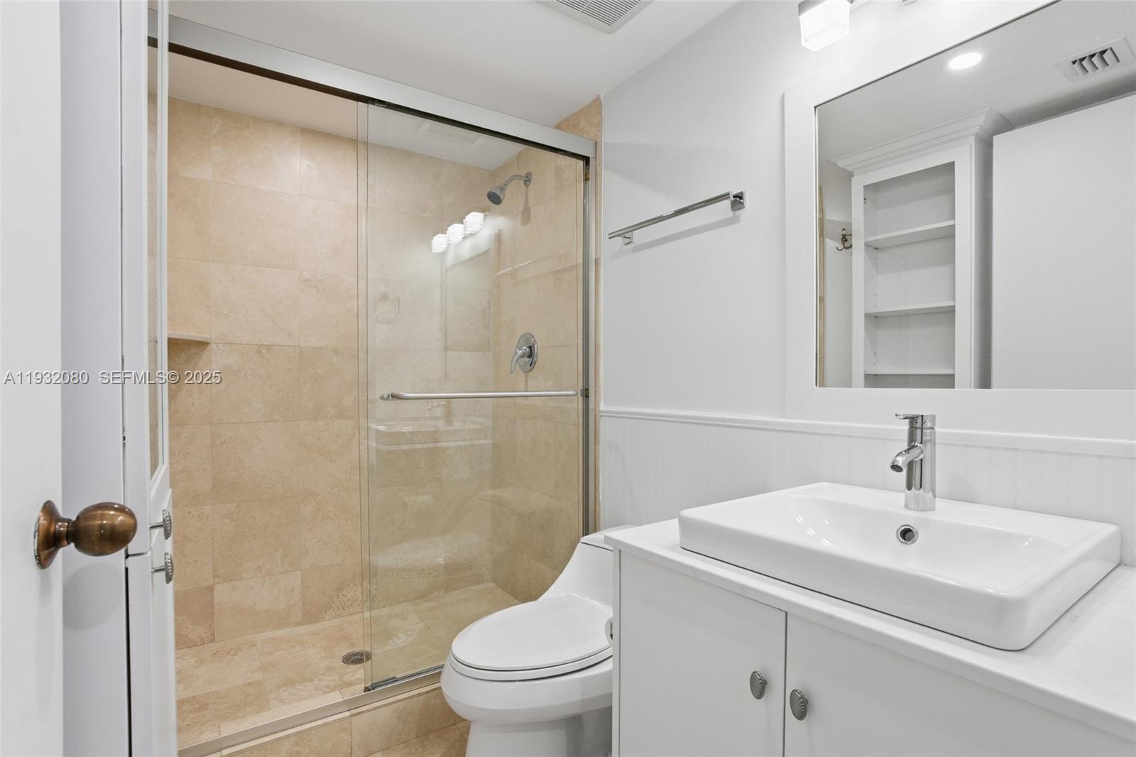 101 Ocean Ln Dr #108 Key Biscayne, FL 33149