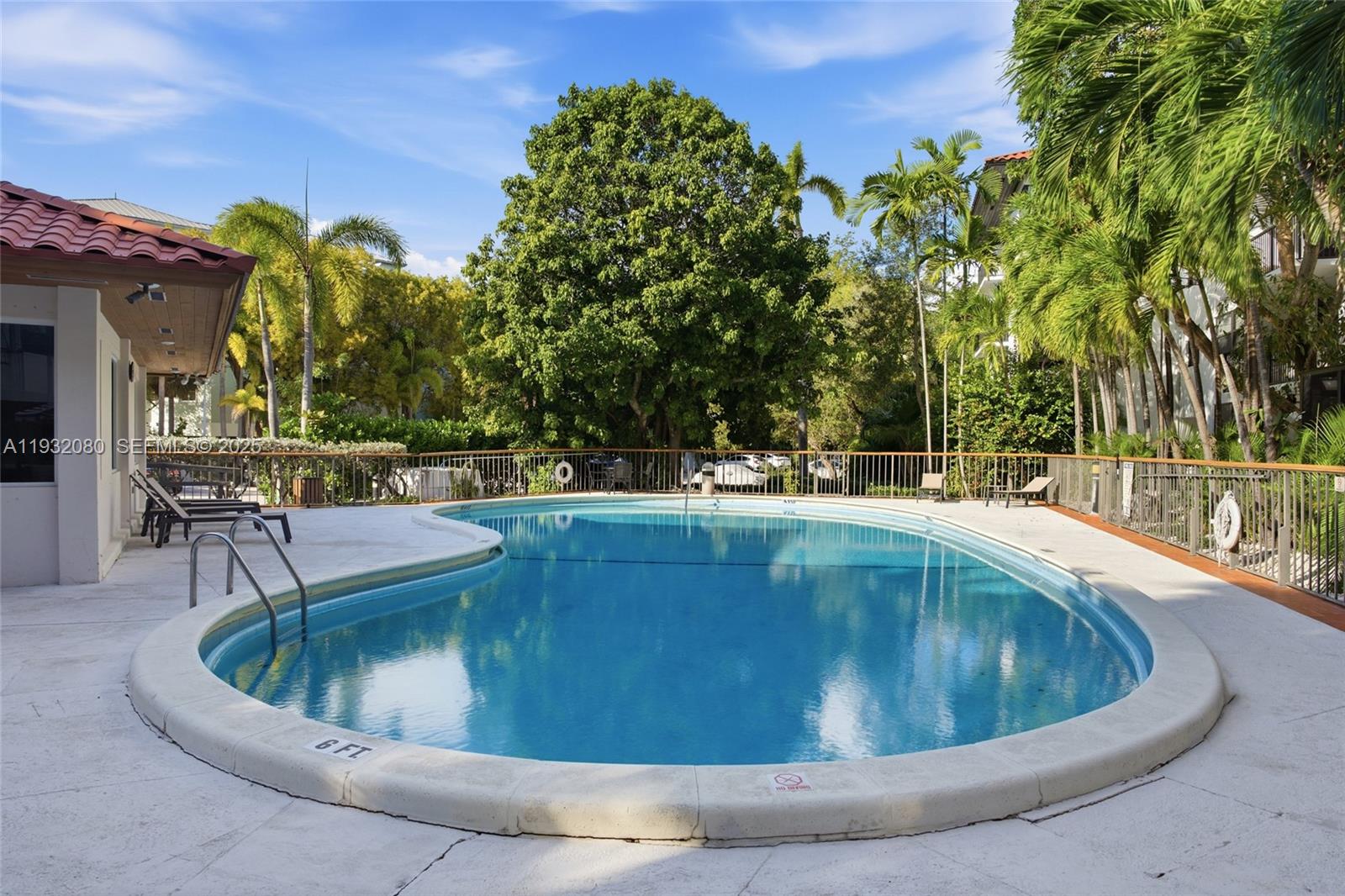 101 Ocean Ln Dr #108 Key Biscayne, FL 33149