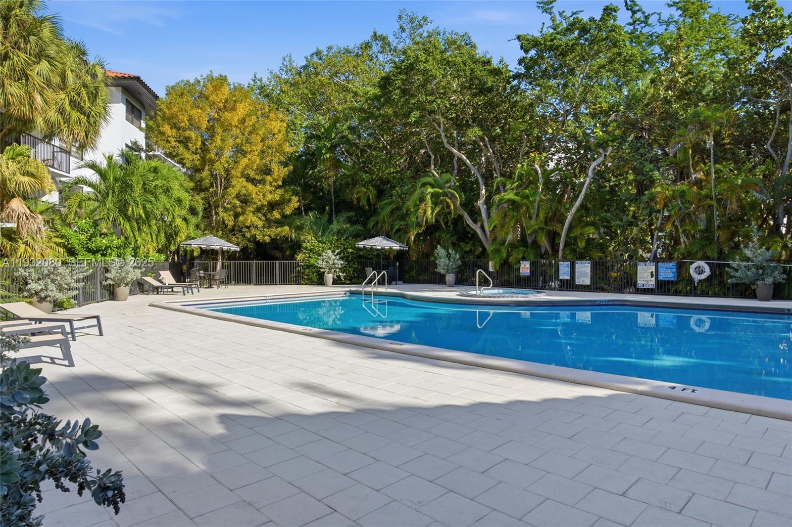 101 Ocean Ln Dr #108 Key Biscayne, FL 33149